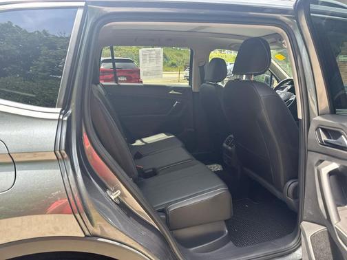 Platinum Gray Metallic 2023 Volkswagen Tiguan 2.0T SE 4MOTION