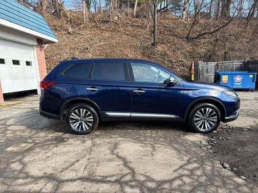 2019 Mitsubishi Outlander SE