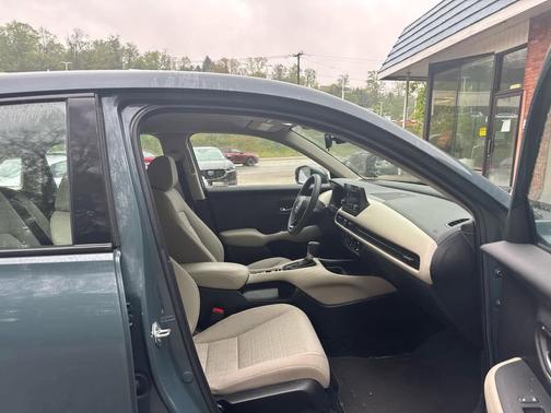Nordic Forest Pearl 2024 Honda HR-V LX