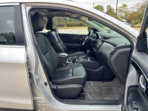 2017 Nissan Rogue Sport SL