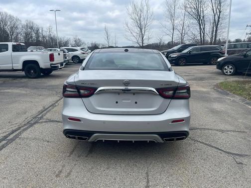 Brilliant Silver Metallic 2021 Nissan Maxima 3.5 Platinum