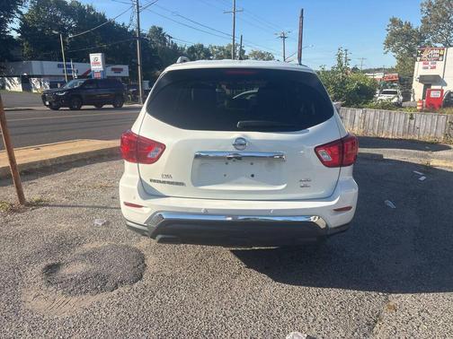 2017 Nissan Pathfinder SL