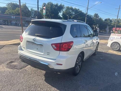2017 Nissan Pathfinder SL
