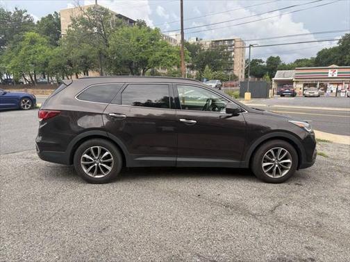 2017 Hyundai SANTA FE SE