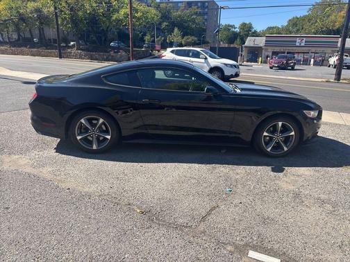 2016 Ford Mustang EcoBoost Premium