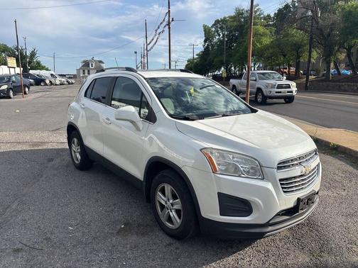 White 2015 Chevrolet Trax LT