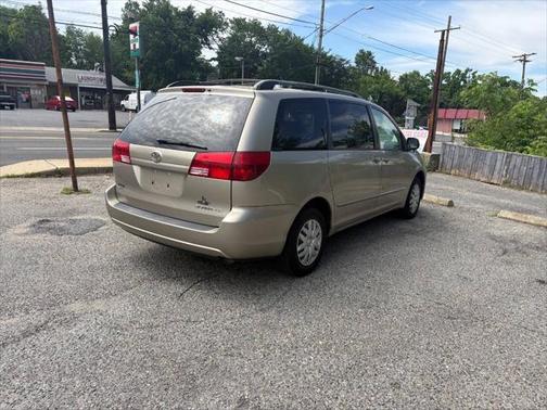 2005 Toyota Sienna LE