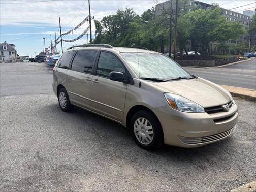 2005 Toyota Sienna LE