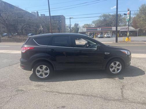 Tuxedo Black 2015 Ford Escape SE
