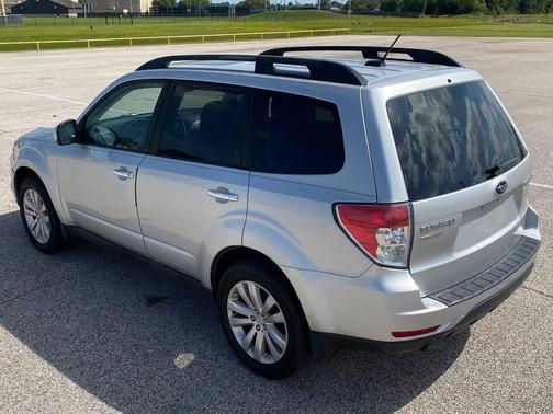 Silver 2011 Subaru Forester 2.5 X Premium