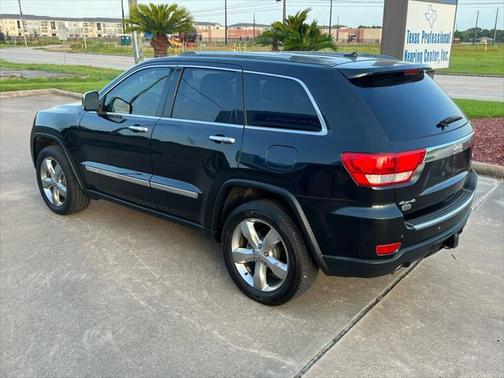 Brilliant Black Crystal Pearlcoat 2012 Jeep Grand Cherokee Overland