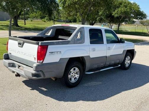 Summit White 2002 Chevrolet Avalanche 1500