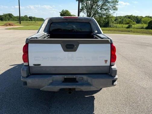 Summit White 2002 Chevrolet Avalanche 1500