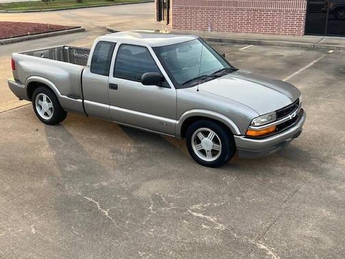 1999 Chevrolet S-10 Base
