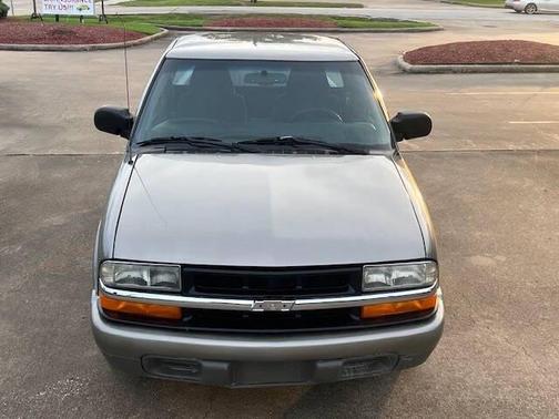 1999 Chevrolet S-10 Base