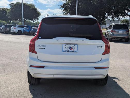 2022 Volvo XC90 T5 Momentum 7 Passenger