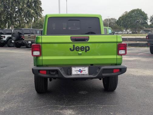 2025 Jeep Gladiator Sport