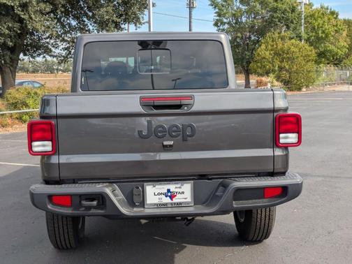 2025 Jeep Gladiator Sport
