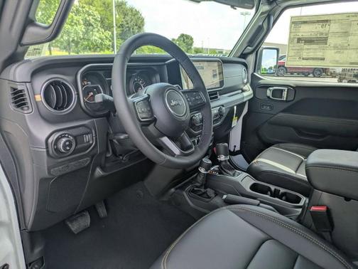 2025 Jeep Gladiator Sport