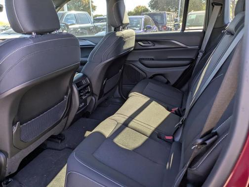 Velvet Red Pearlcoat 2025 Jeep Grand Cherokee Laredo X