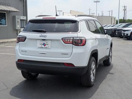 2025 Jeep Compass Latitude