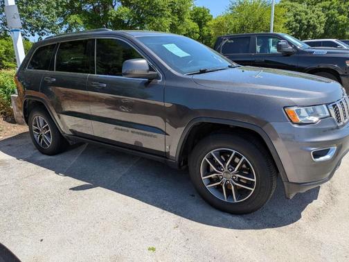 2020 Jeep Grand Cherokee Laredo E
