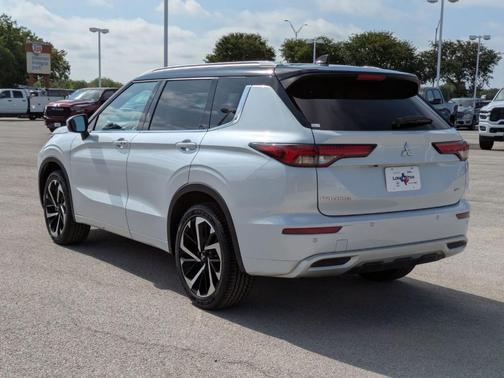 2023 Mitsubishi Outlander SEL Black Edition