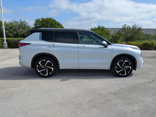 2023 Mitsubishi Outlander SEL Black Edition