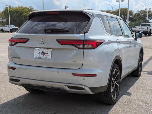 2023 Mitsubishi Outlander SE Special Edition