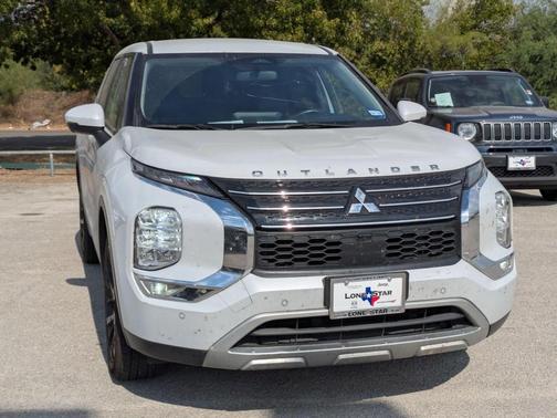 2023 Mitsubishi Outlander SE Special Edition