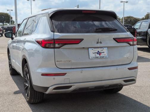 2023 Mitsubishi Outlander SE Special Edition