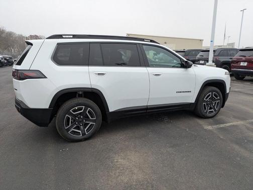 2026 Jeep Cherokee LAREDO/LIMITED