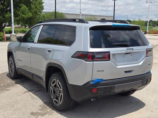 Silver Zynith 2026 Jeep Cherokee LAREDO/LIMITED