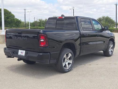 Diamond Black 2026 RAM 1500 Express