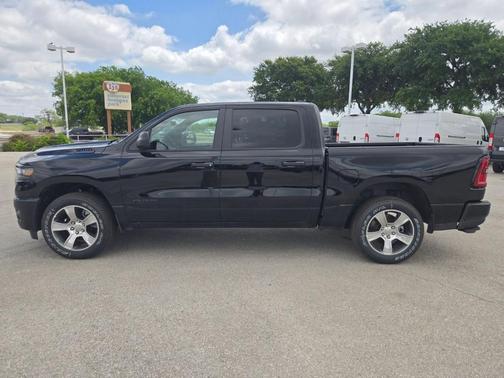 Diamond Black 2026 RAM 1500 Express