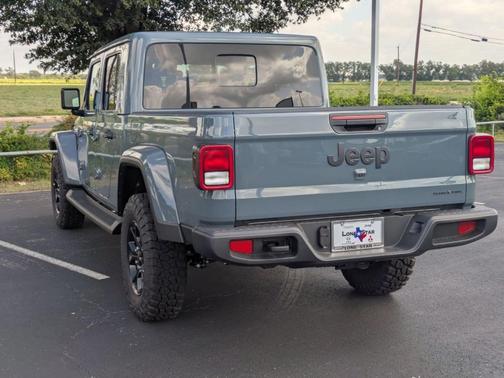 2025 Jeep Gladiator Sport