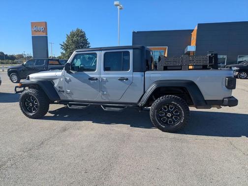 2020 Jeep Gladiator Sport