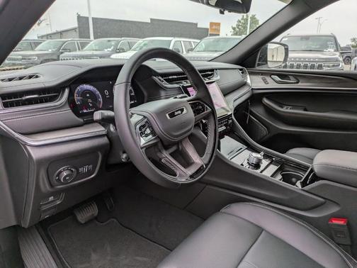 2025 Jeep Grand Cherokee L Overland