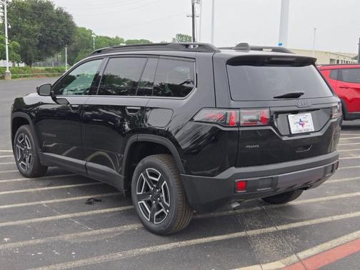 Diamond Black 2026 Jeep Cherokee LAREDO/LIMITED