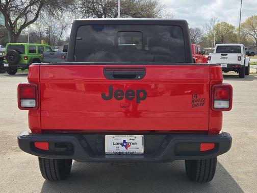 2023 Jeep Gladiator Sport