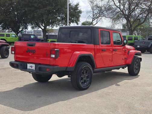 2023 Jeep Gladiator Sport