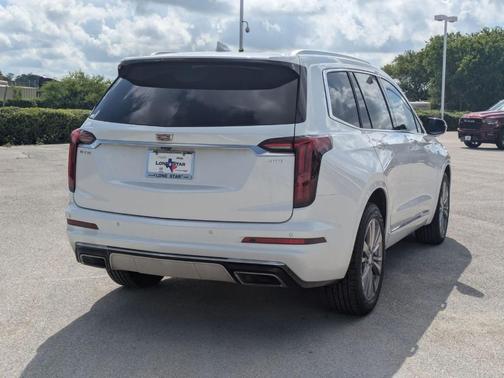 2022 Cadillac XT6 Premium Luxury FWD