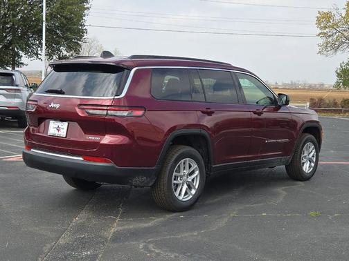 Velvet Red Pearlcoat 2026 Jeep Grand Cherokee Laredo