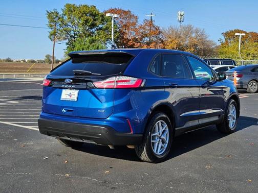 2022 Ford Edge SE