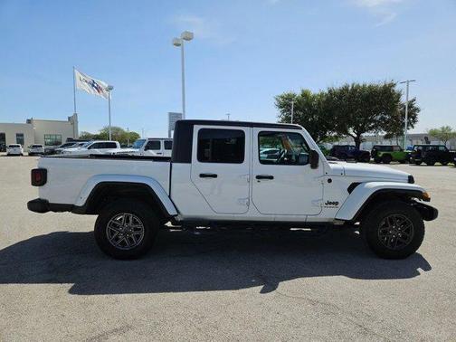 2024 Jeep Gladiator Sport