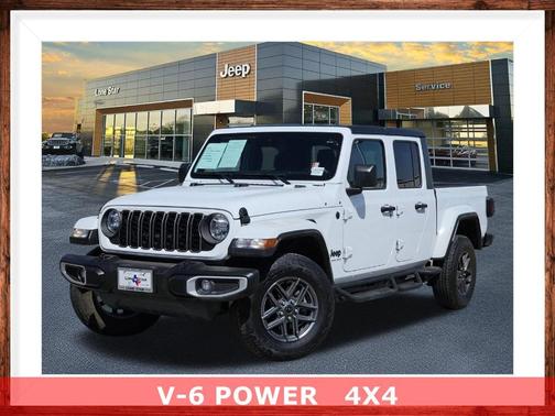 Bright White Clearcoat 2024 Jeep Gladiator Sport
