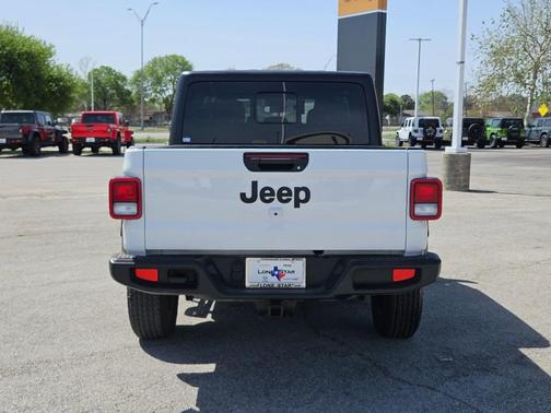 2024 Jeep Gladiator Sport