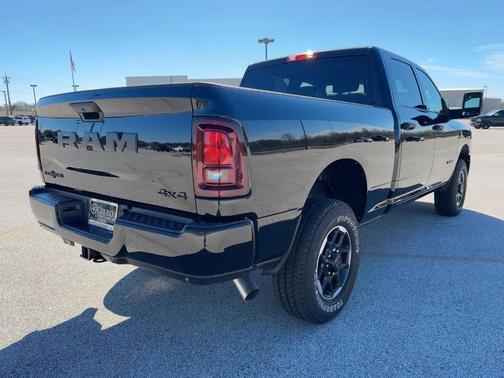 Diamond Black 2026 RAM 2500 Big Horn