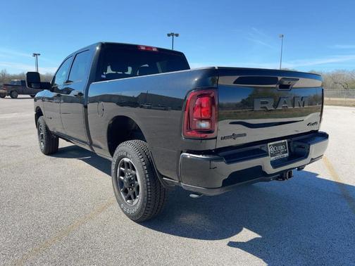 Diamond Black 2026 RAM 2500 Big Horn