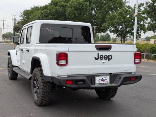2025 Jeep Gladiator Sport